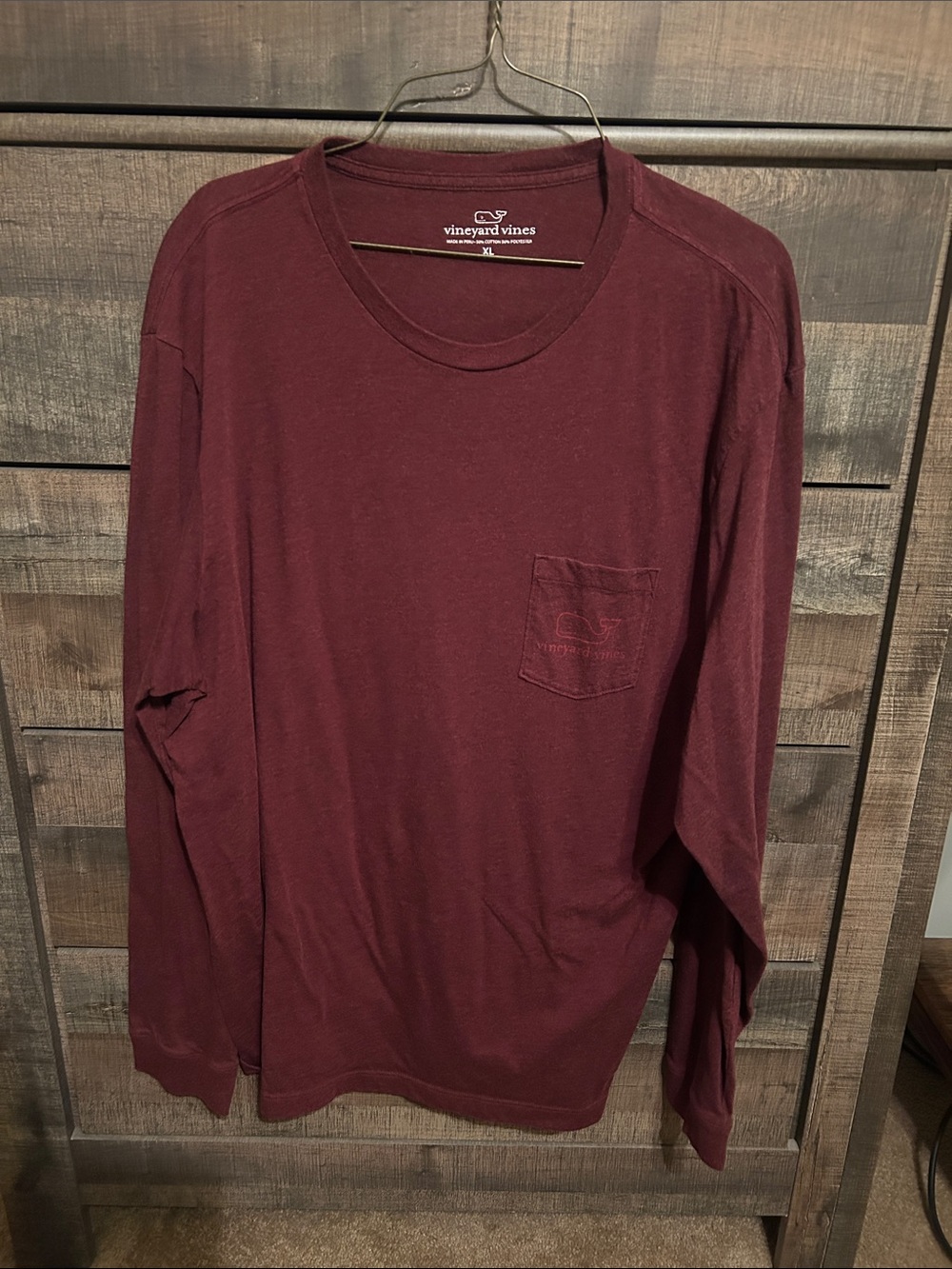 Vineyard Vines Men's Long-Sleeve Pocket Tee in Wine